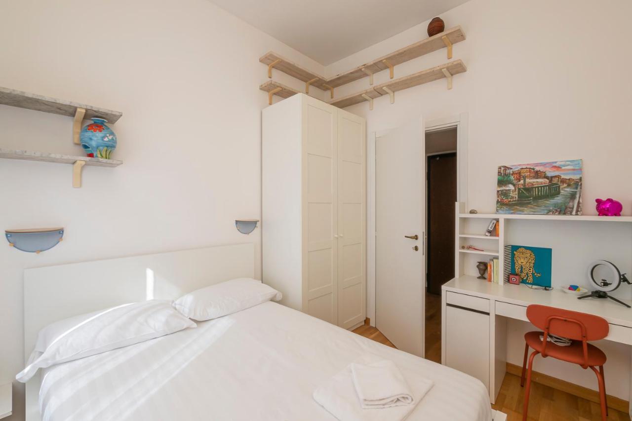 Luxury Flat Between Navigli And Duomo - Sambuco Apartment