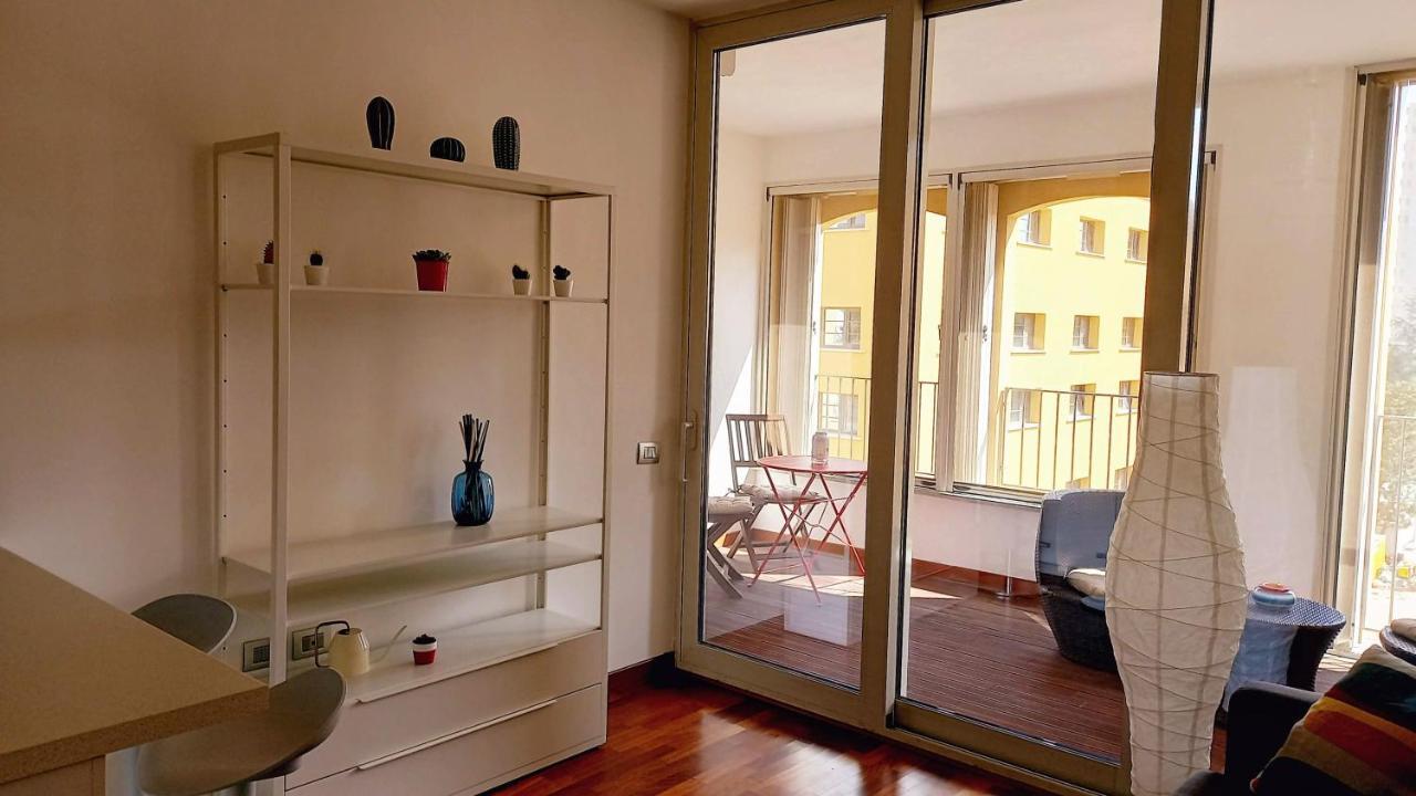 Cozy With Spacious Veranda Apartment