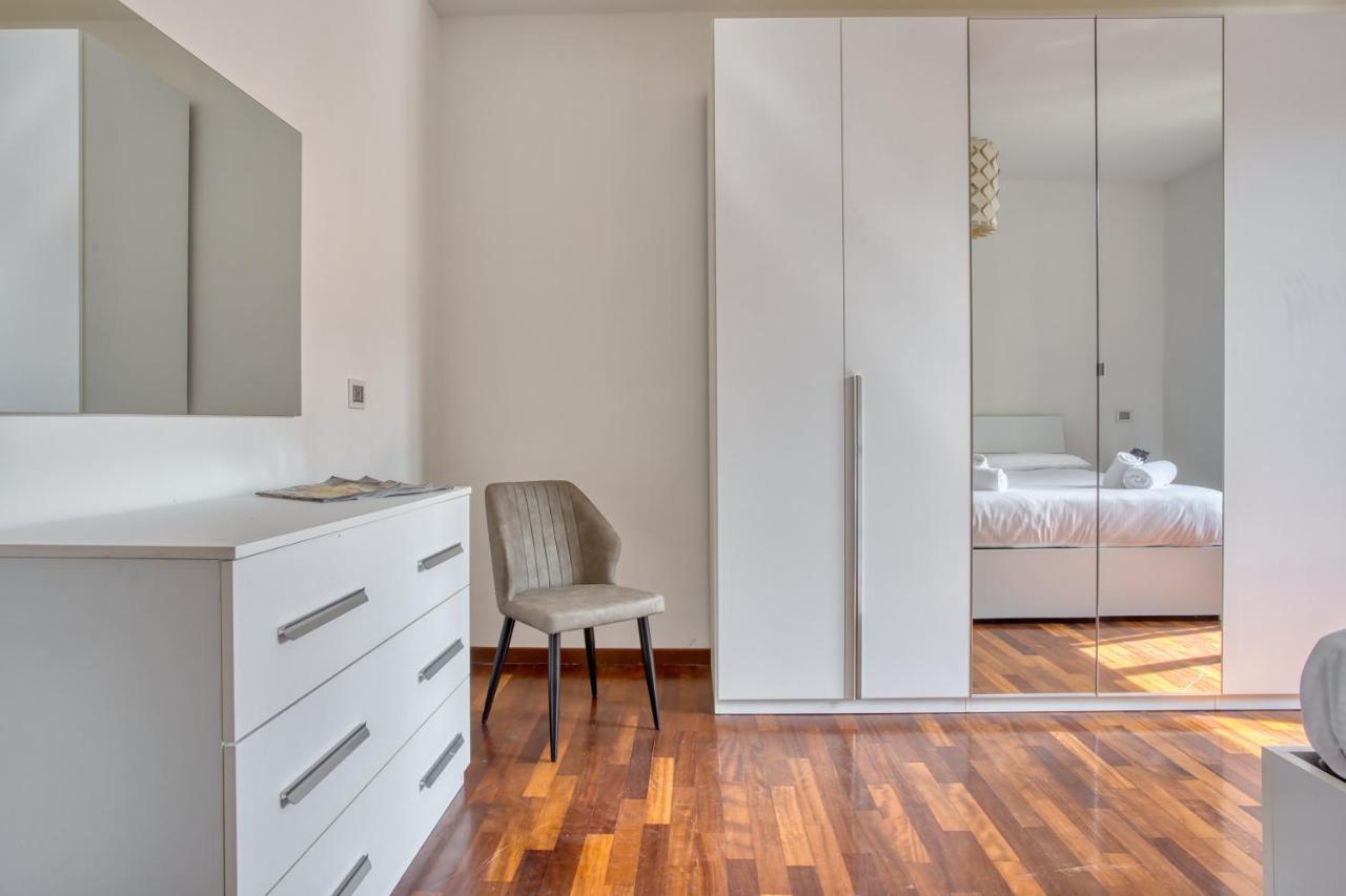 Apartamento Joivy Tasteful Flat With Balcony Milão