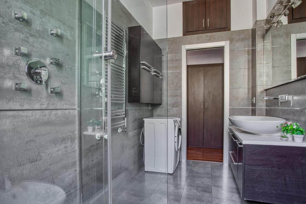 Joivy Tasteful Flat With Balcony Apartamento