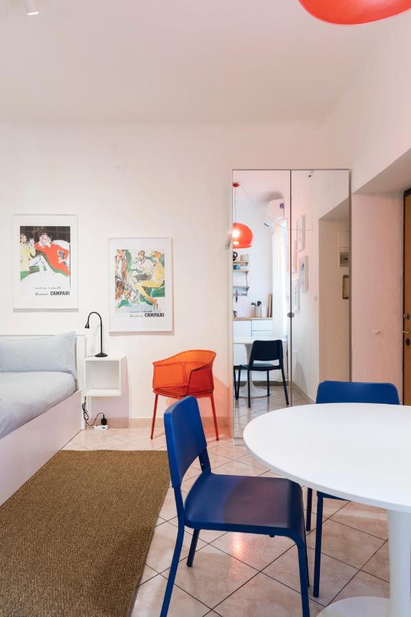 Xenia - Stylish Colorful Apt- Upbeat & Well-connected Area Apartment *