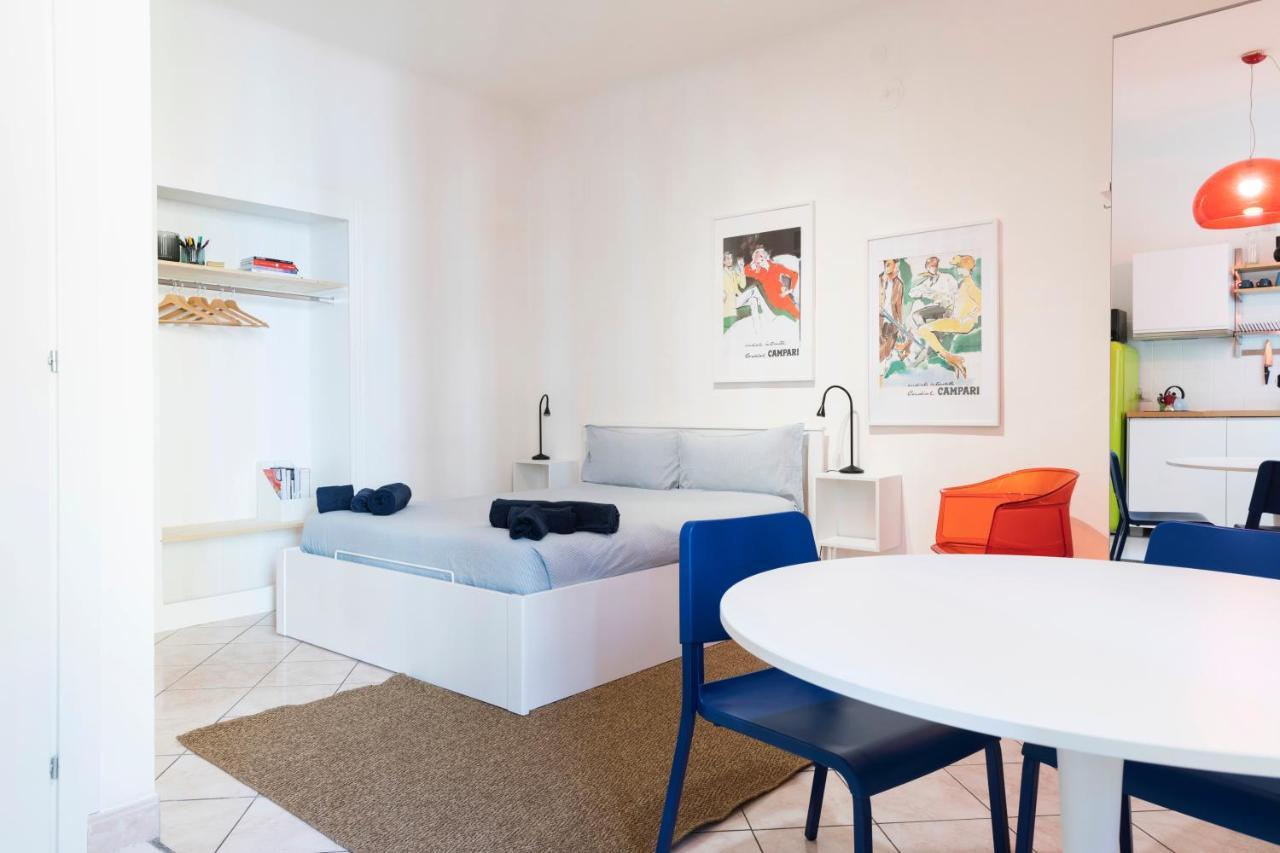 Apartment Xenia - Stylish Colorful Apt- Upbeat & Well-connected Area