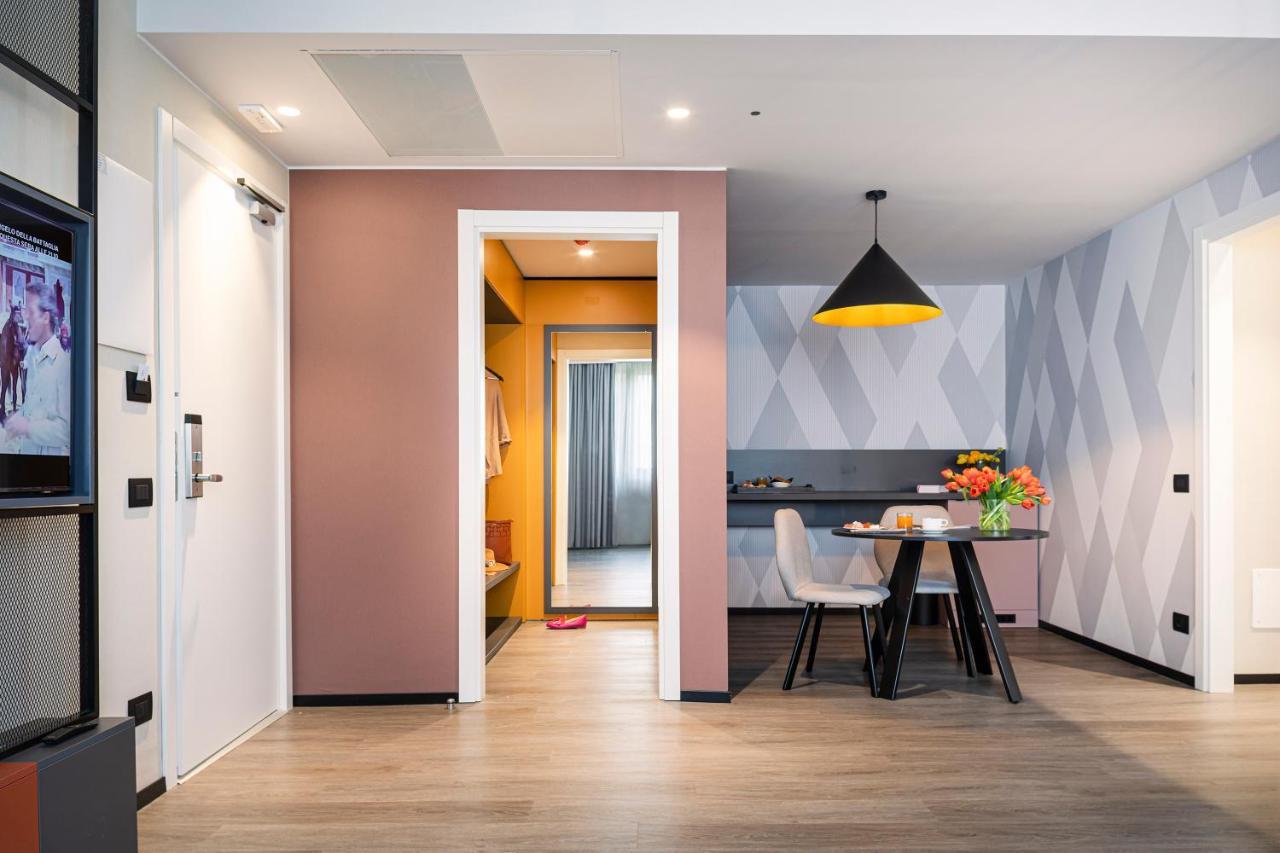 Quark Hotel