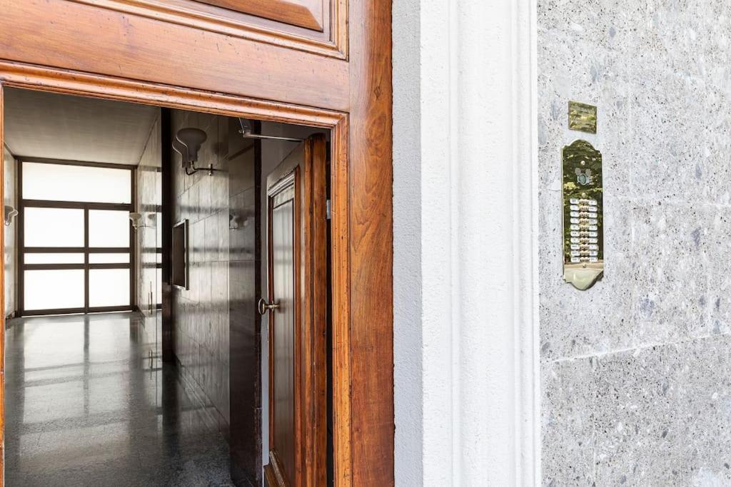 {porta Venezia-milano Centrale} Luxury Apartamento Milão