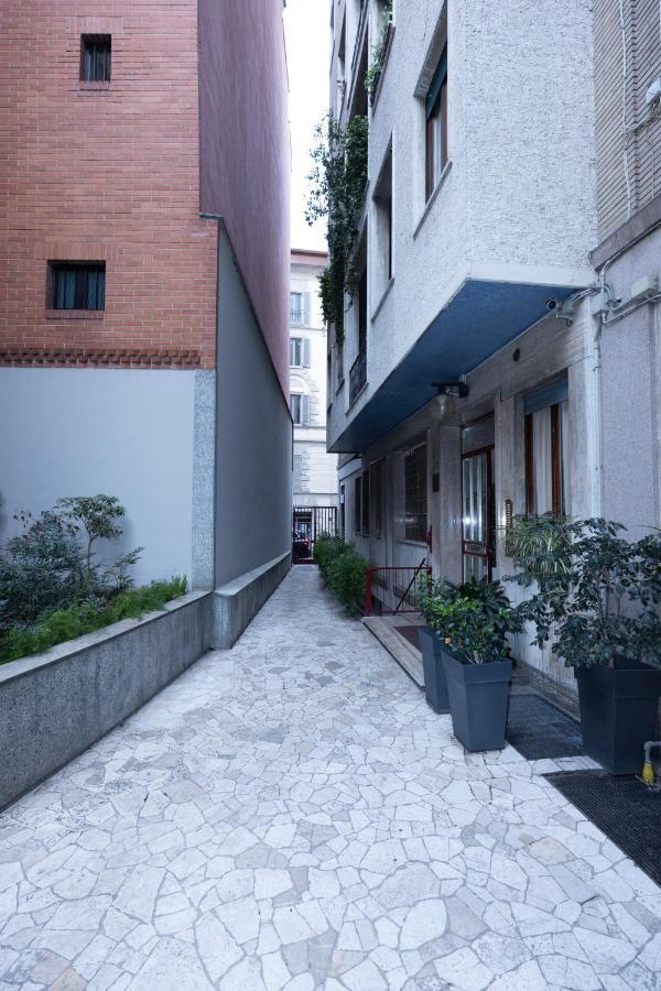 Flat 5 Min From Duomo With Park For Small Cars