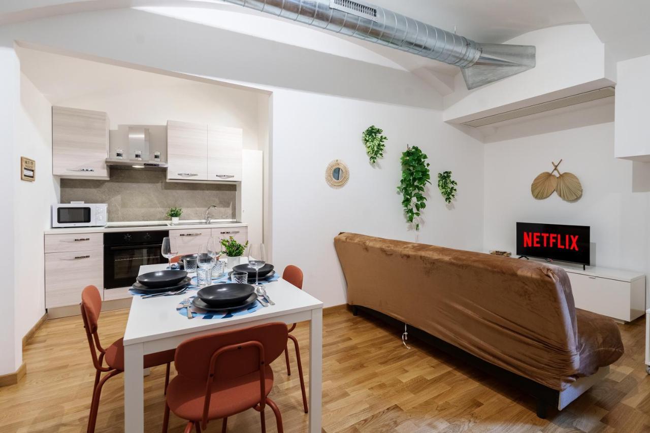 Centro Storico Duomo A 5 Minuti Wifi Netflix Apartamento *