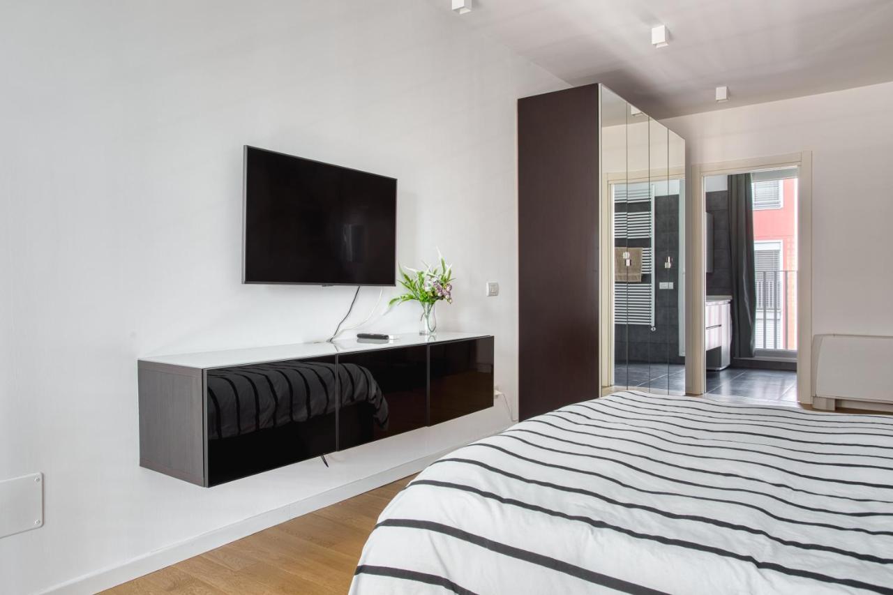 Spacious And Bright Loft - Fondazione Prada Apartment
