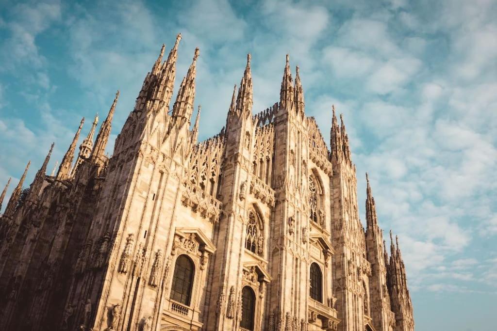Linate Airport Elegant Suite,tram 1 Minute Away Apartment Mailand
