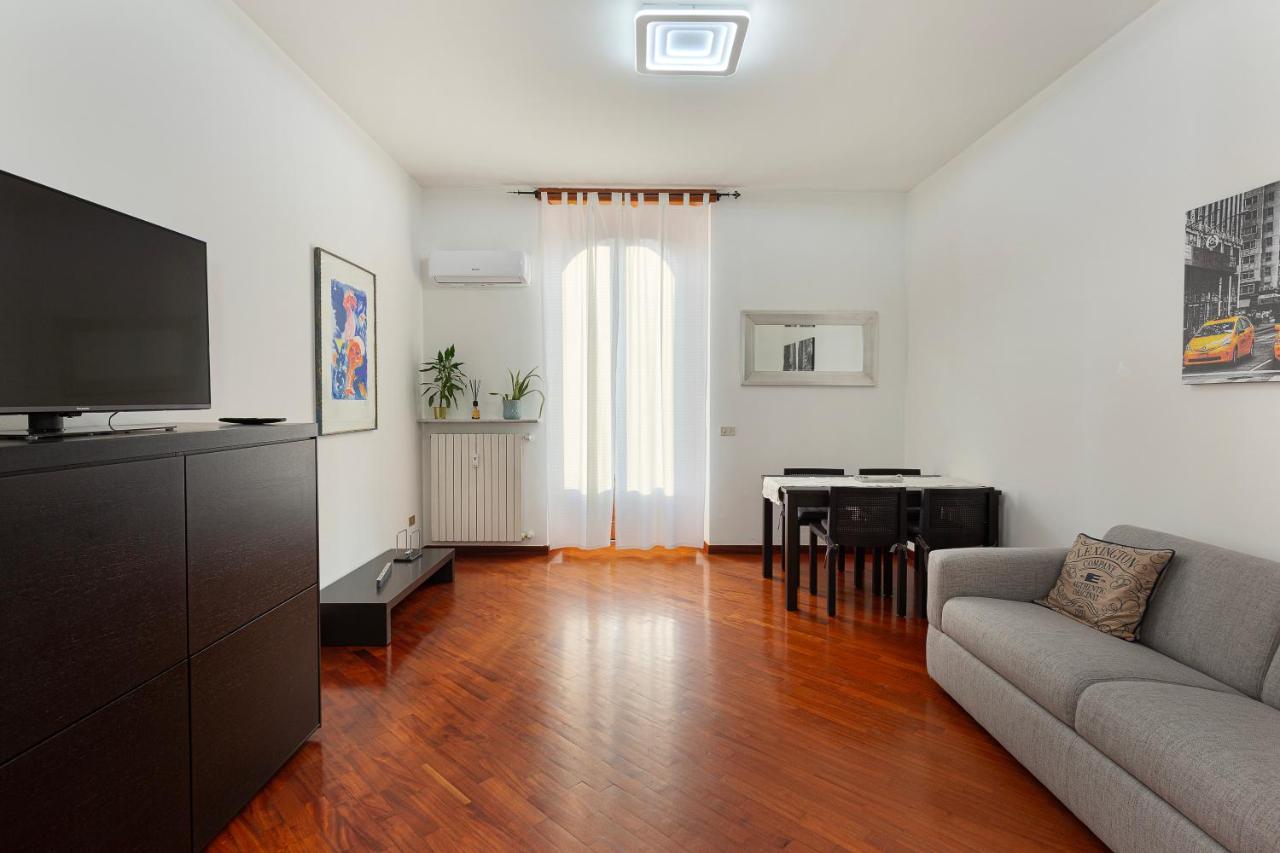 Flat In Citylife Near Metro! Apartamento Milão