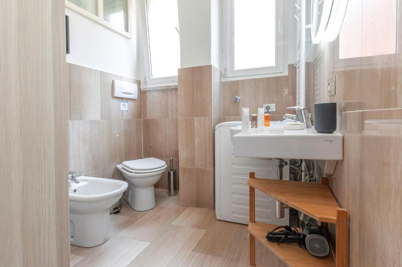 Guest house Double In The Center - 20 Min Walk From Duomo *