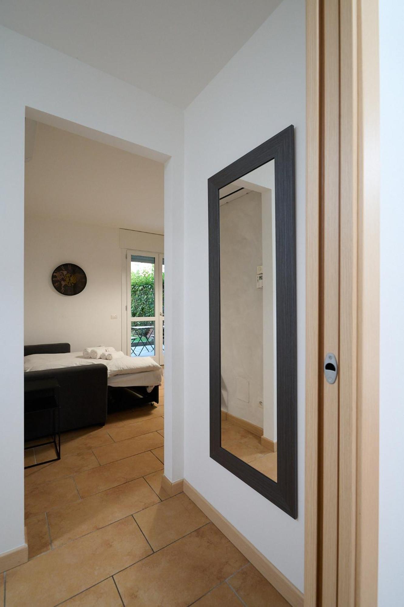 Xenia - Spacious And Bright New Flat With Garden Apartment *
