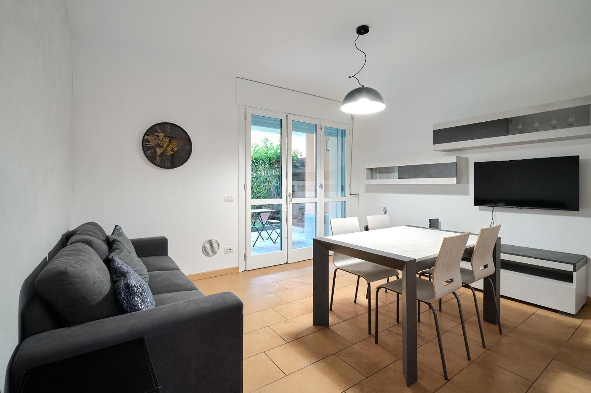 Xenia - Spacious And Bright New Flat With Garden *