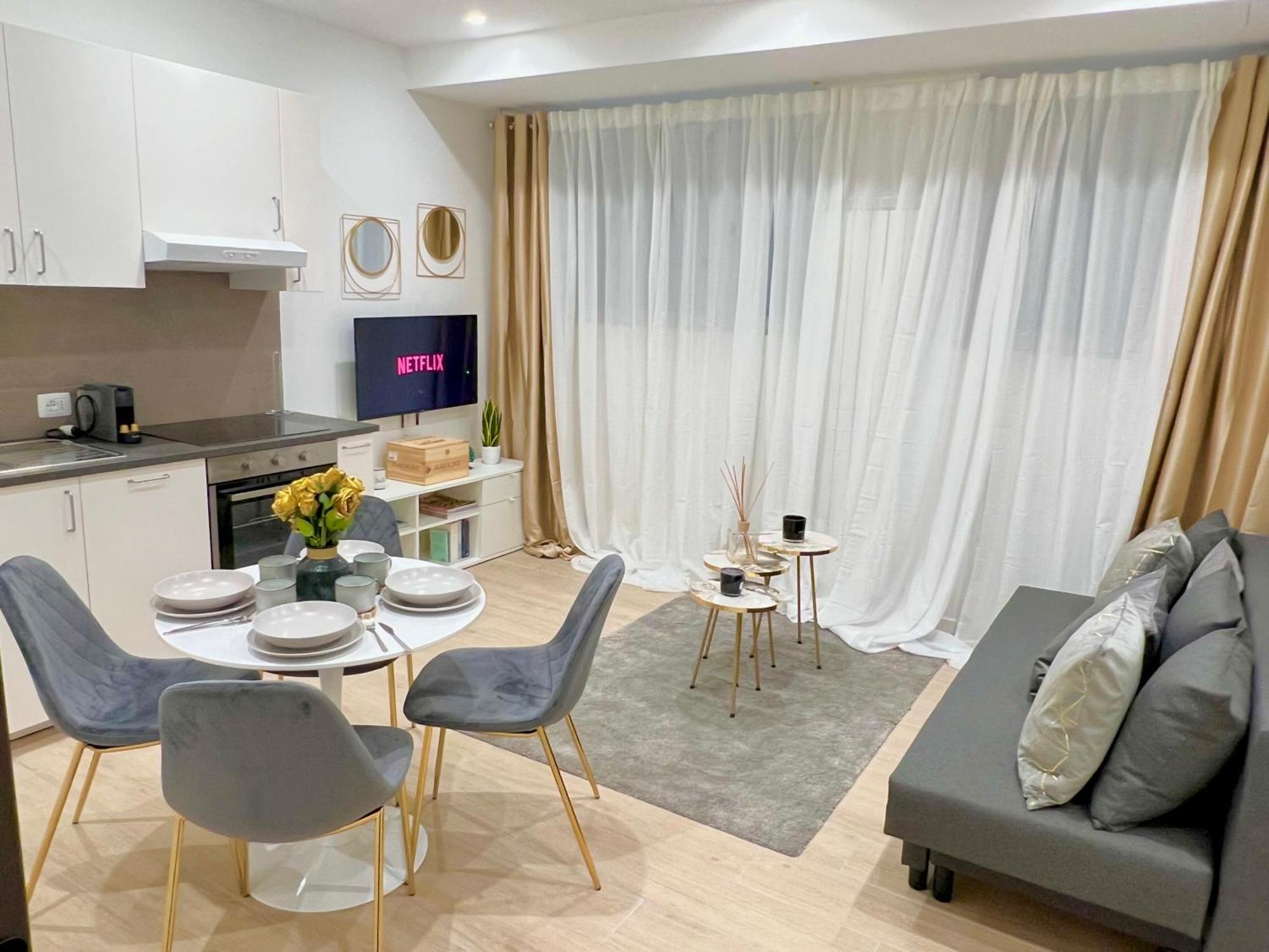 The Boutique - Hebrew Quarter