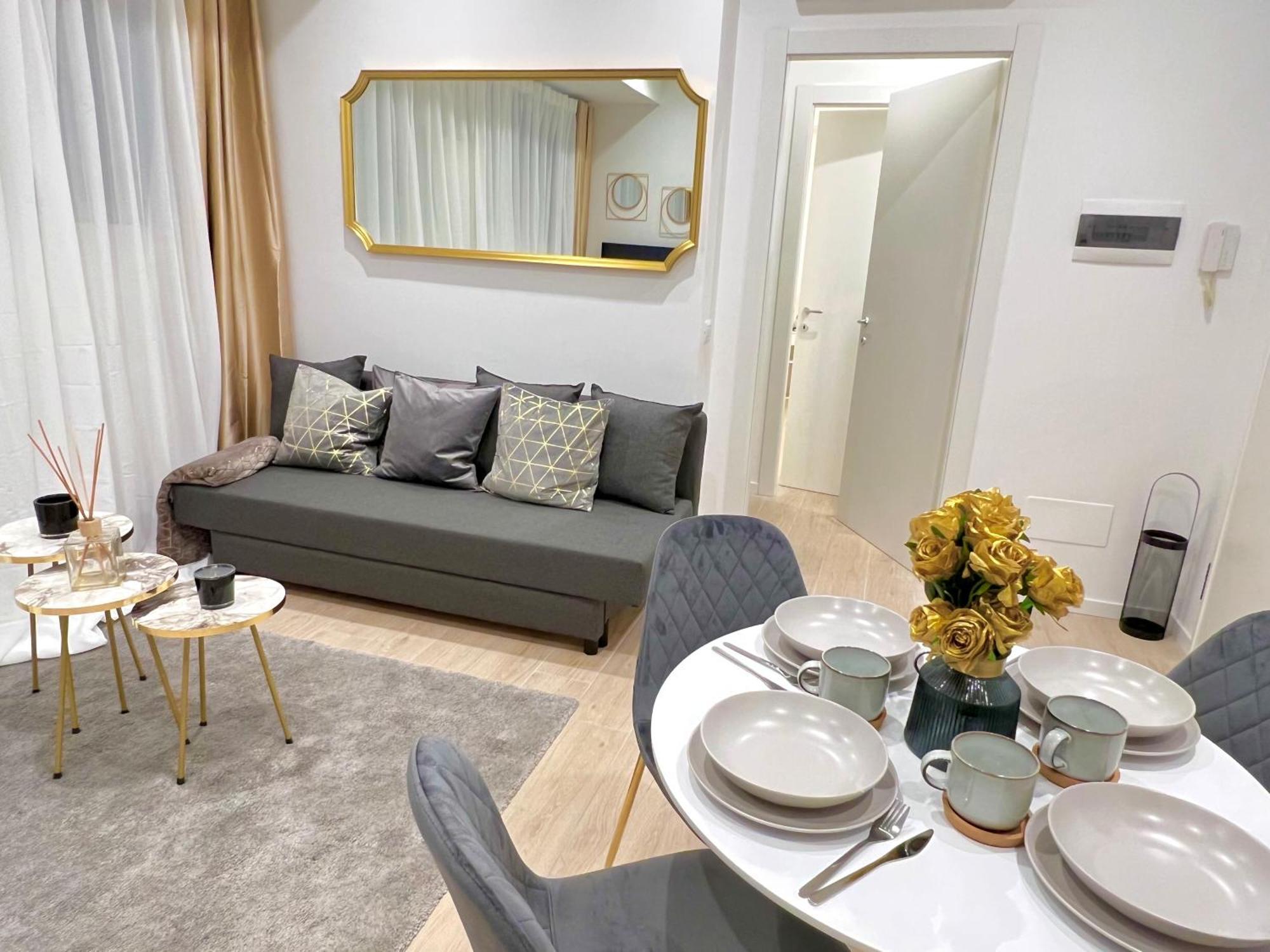 The Boutique - Hebrew Quarter Mailand