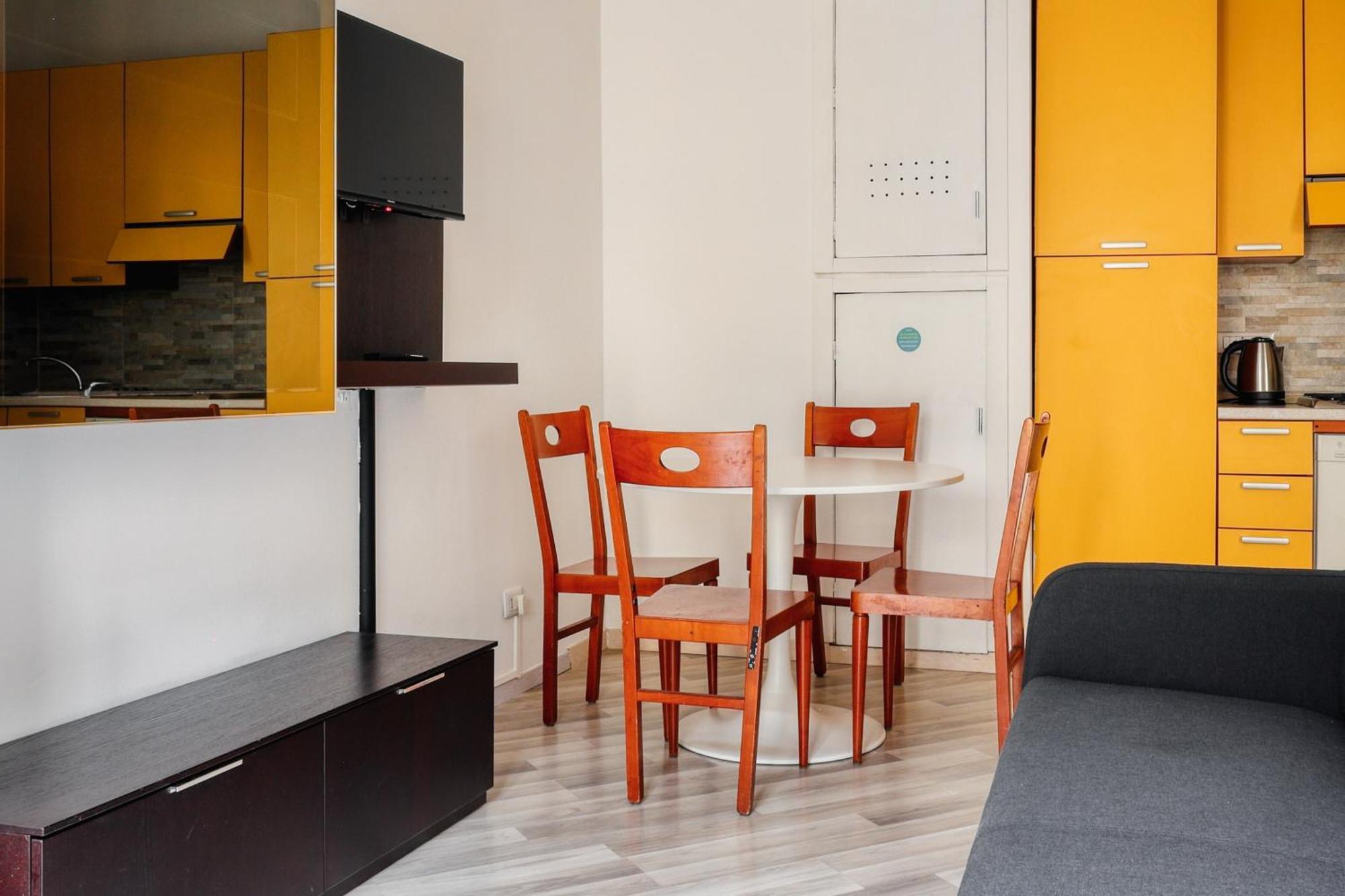 Joivy Stylish 2-bed Flat, Easy Access To Centre * Milan