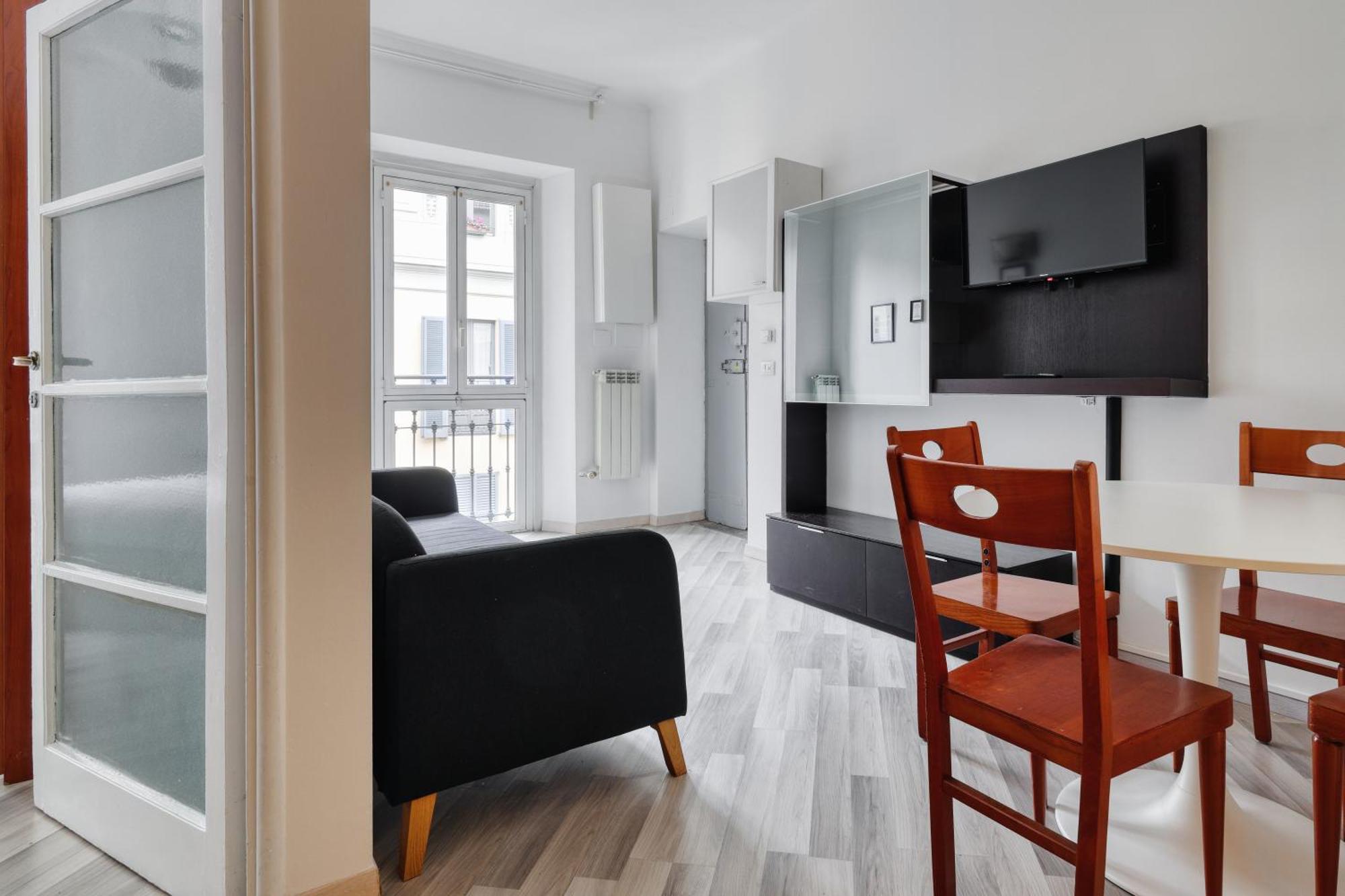 Joivy Stylish 2-bed Flat, Easy Access To Centre Milan