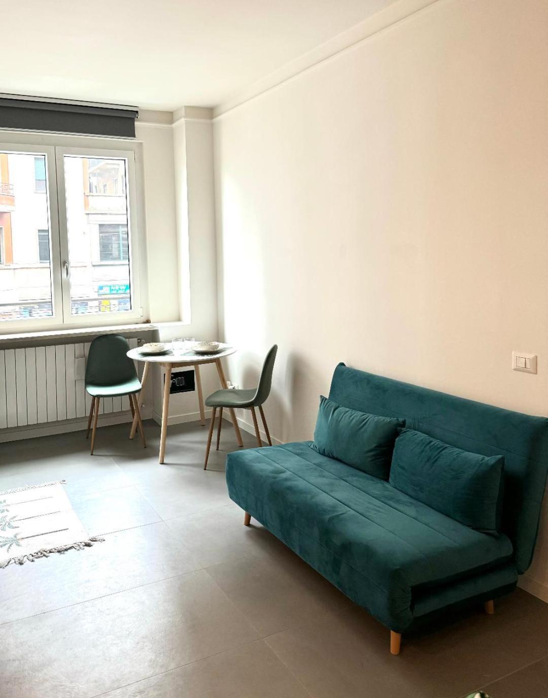 Rainbow Studio Flat- Monolocale Luminoso Apartment Milan