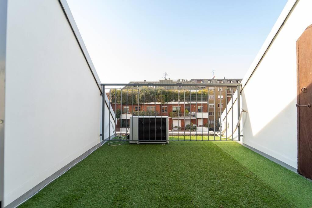 5 Giornate Apt Con Terrazzo E Garage Privato Apartamento *