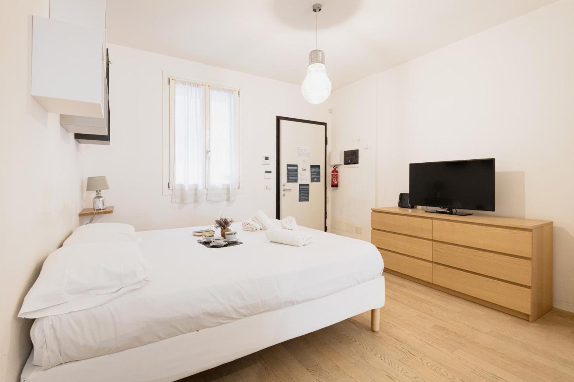 Easylife - Luminoso Sui Navigli Apartment