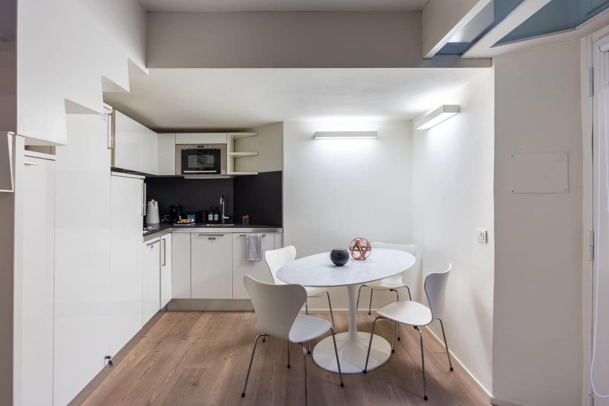 Luxury Duplex Flat With Sauna Few Steps From Duomo Apartment