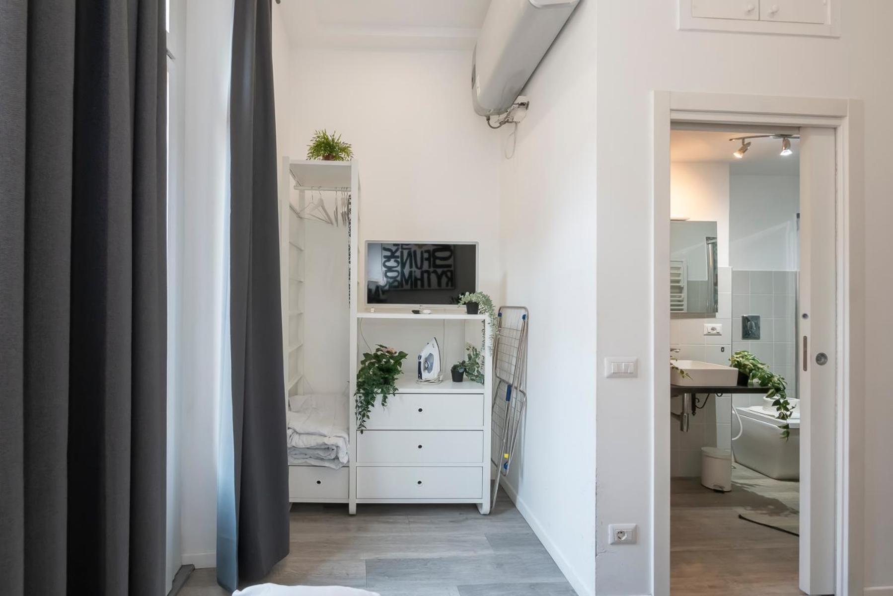 Ihost - Lomellina 14a * Mailand