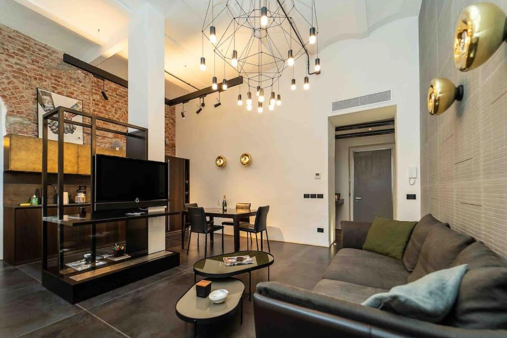 Prestigioso Loft In San Babila A 5 Min. Dal Duomo