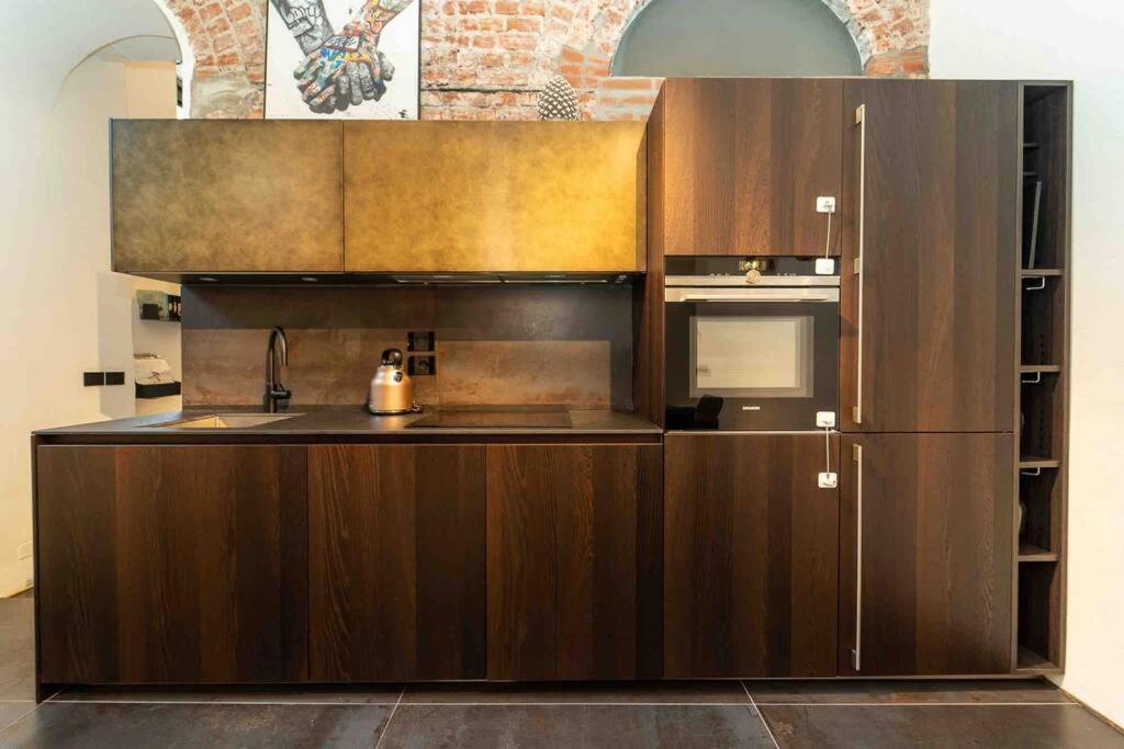 Apartamento Prestigioso Loft In San Babila A 5 Min. Dal Duomo Milão