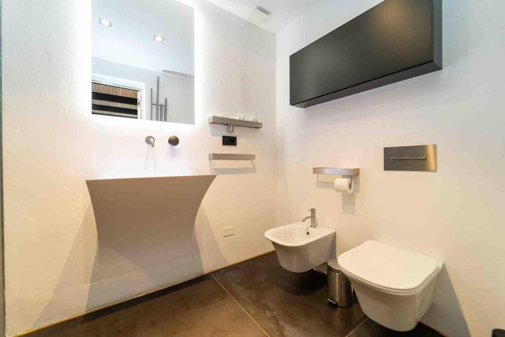 Prestigioso Loft In San Babila A 5 Min. Dal Duomo Milão