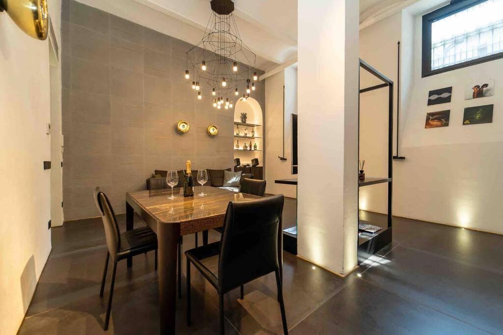 Apartamento Prestigioso Loft In San Babila A 5 Min. Dal Duomo
