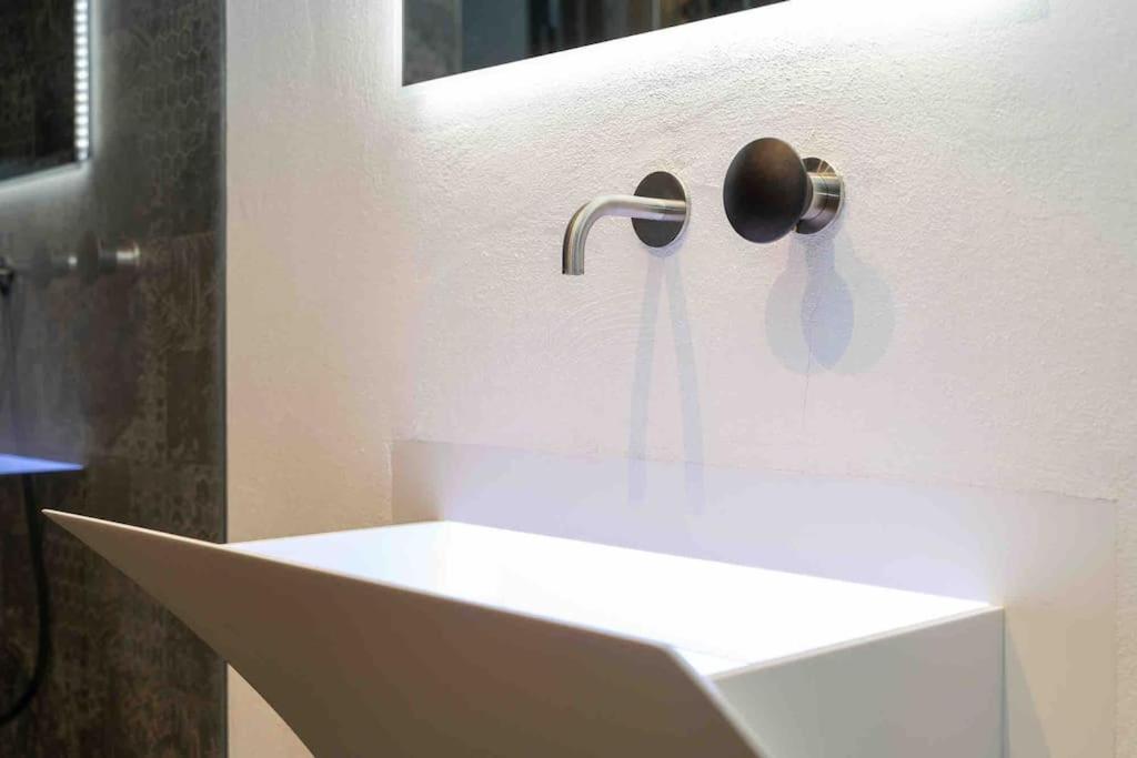 Apartamento Prestigioso Loft In San Babila A 5 Min. Dal Duomo *
