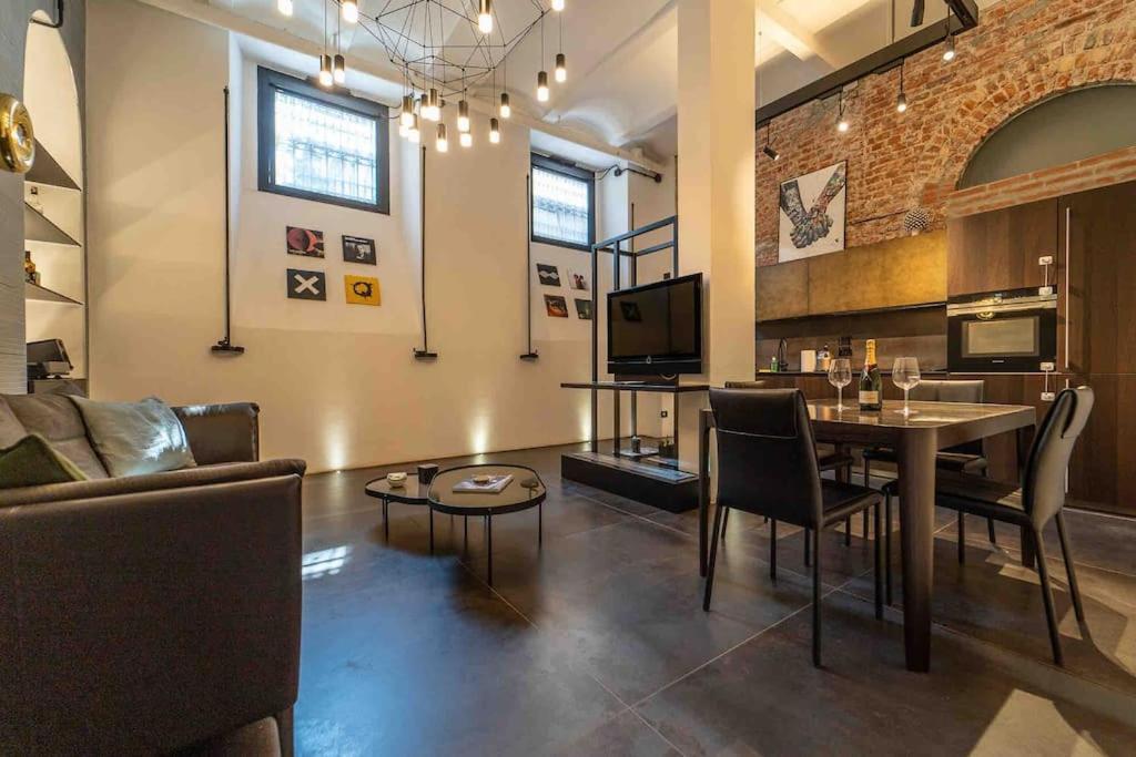 Apartamento Prestigioso Loft In San Babila A 5 Min. Dal Duomo