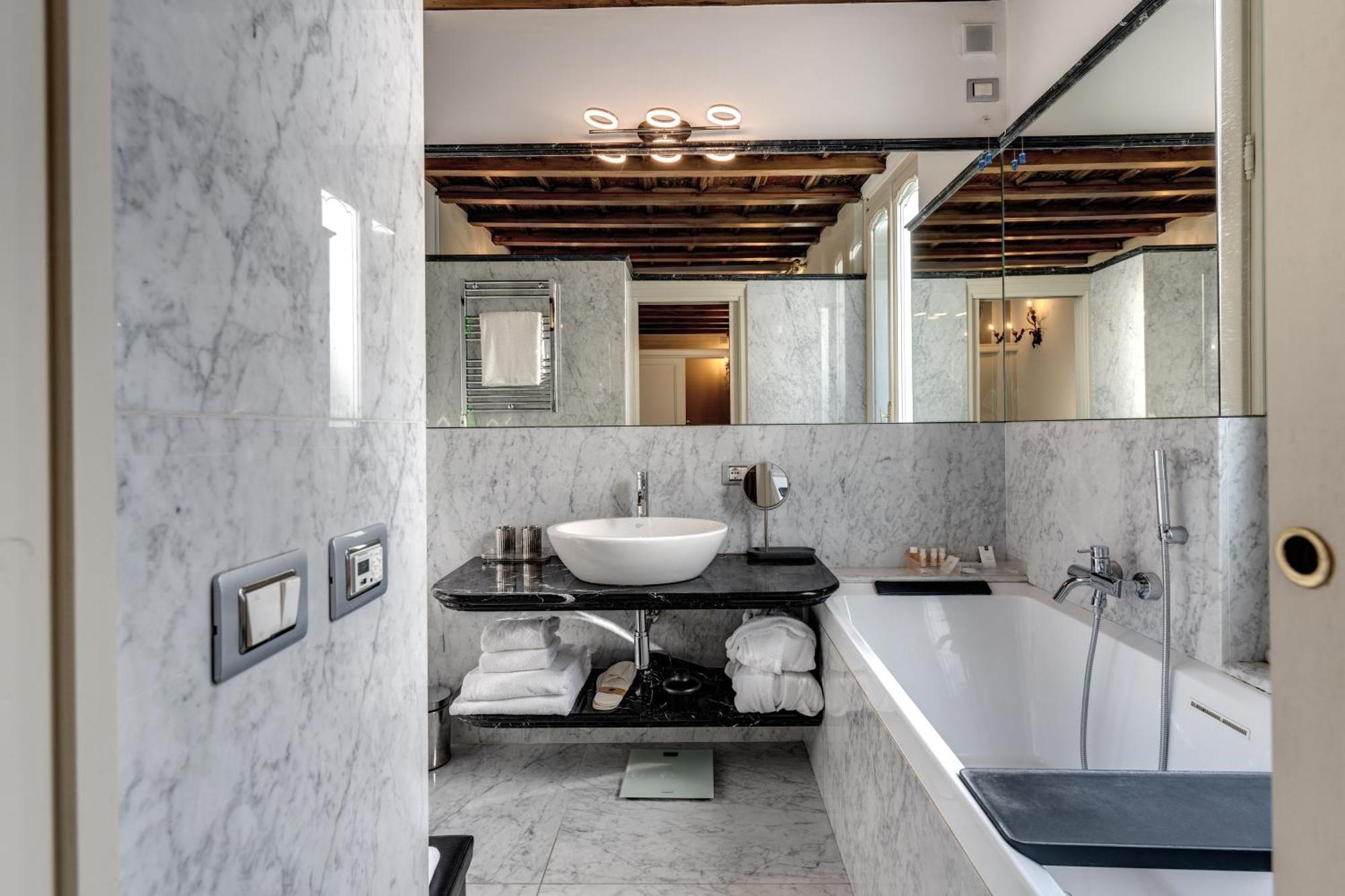 Hotel Santa Marta 4*