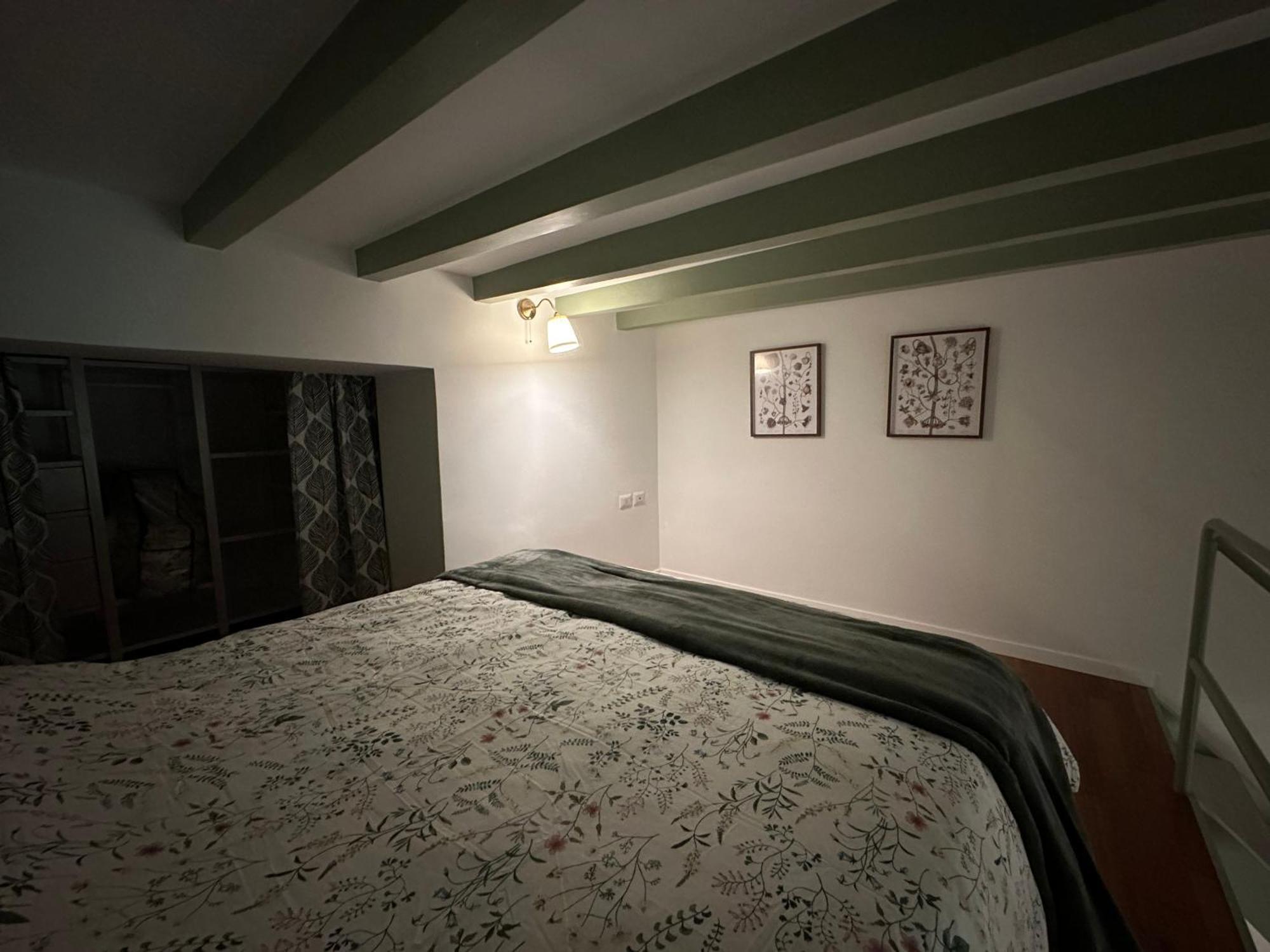 Flowers, A Cozy In *