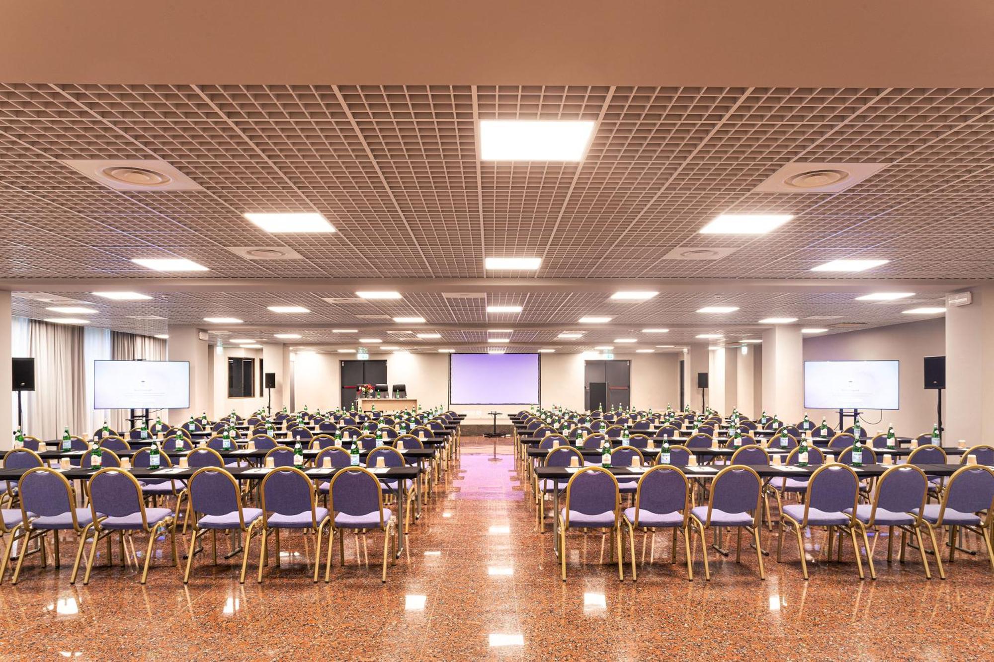 Hotel Quark 4*