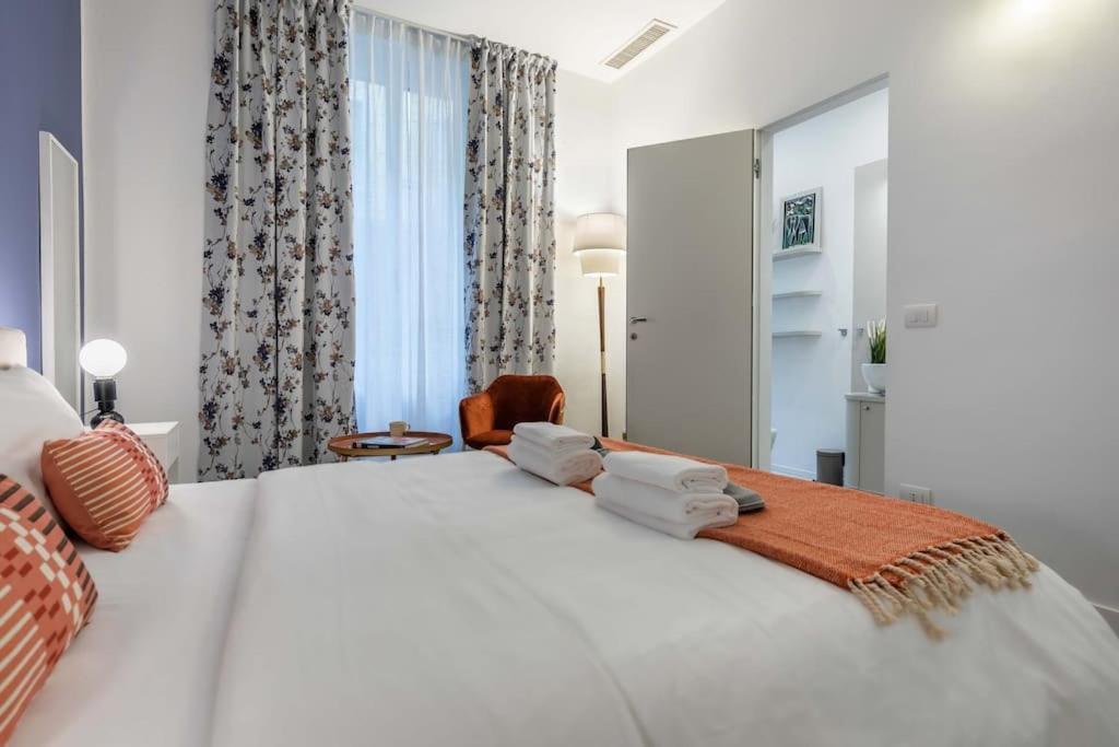 Central Station & Shuttle Airport Stop 2' Walk Apartment Mailand