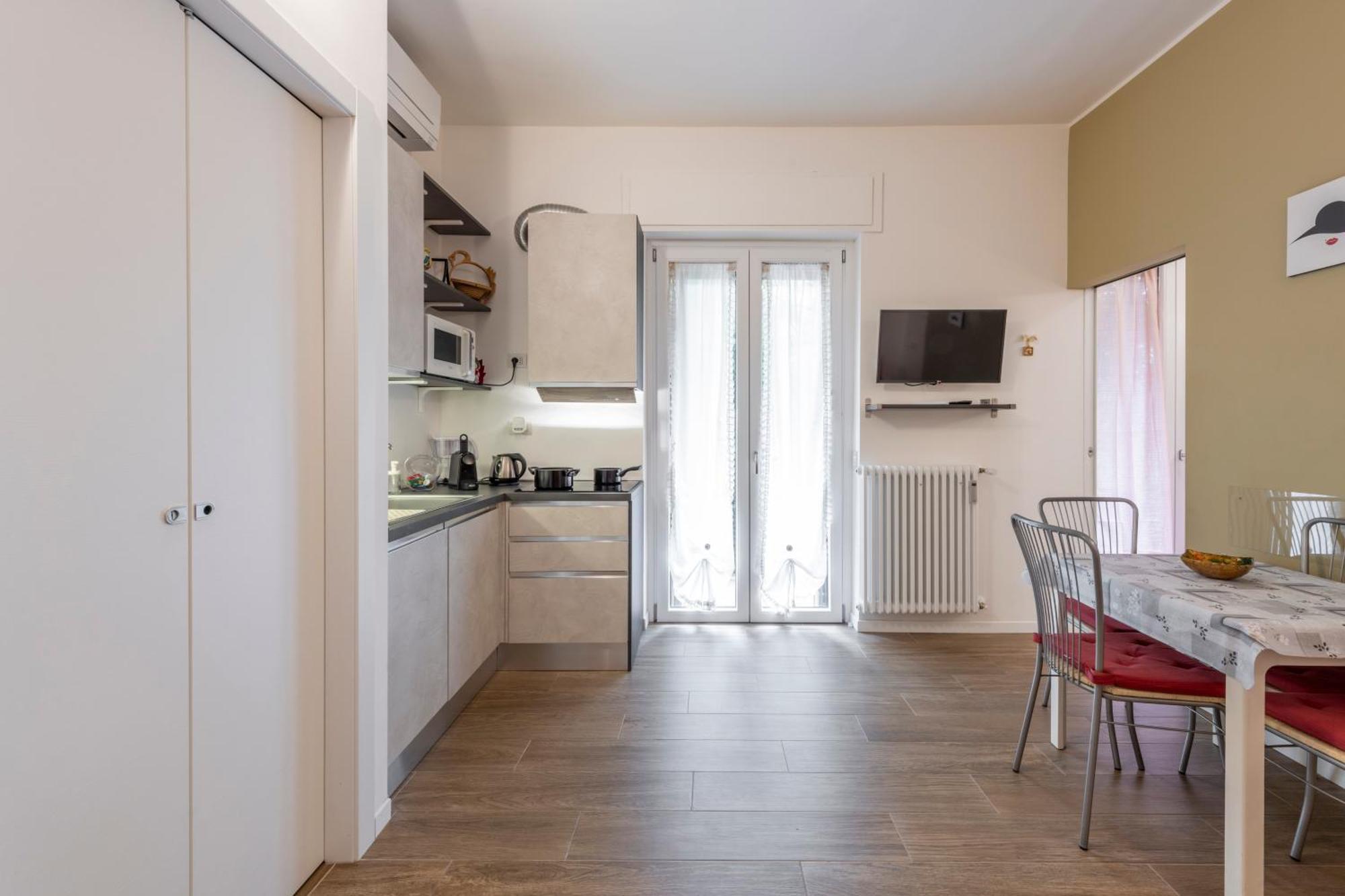 Lucky Flat, Un Momento Di Relax. * Milan