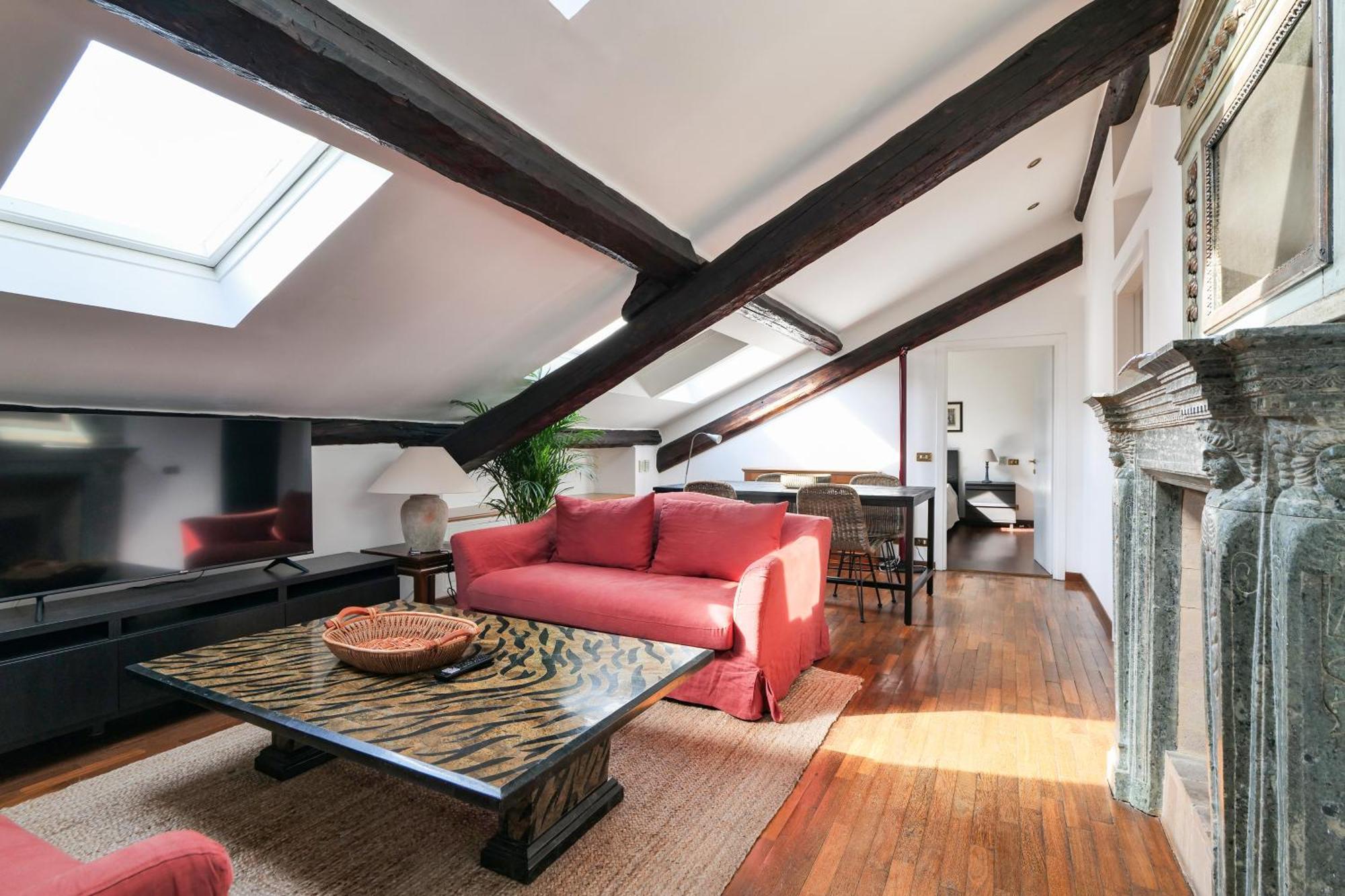 Apartment Elegant P.venezia Attic