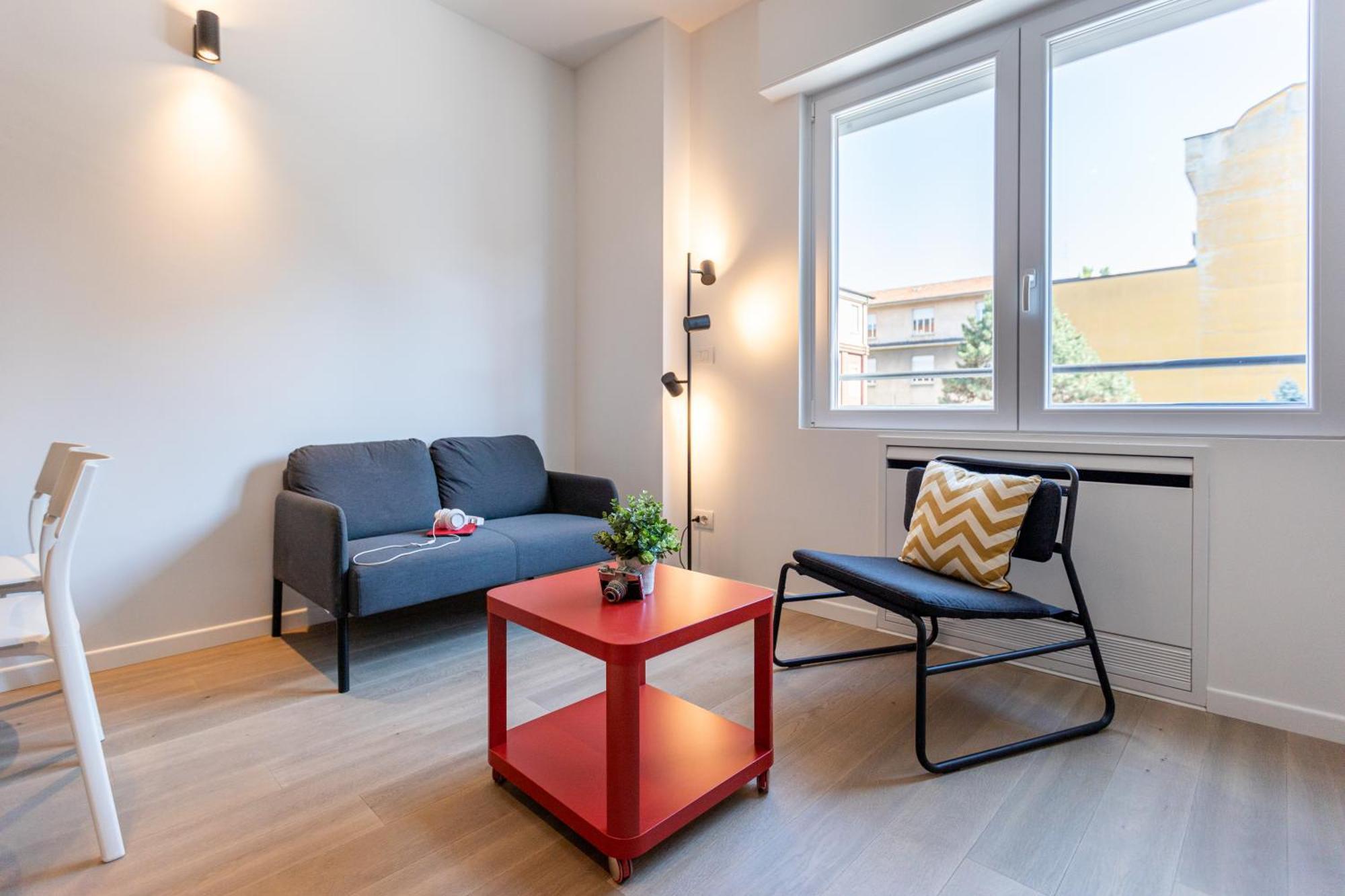 Joivy Contemporary In Historical Giambellino-lorenteggio * Milan