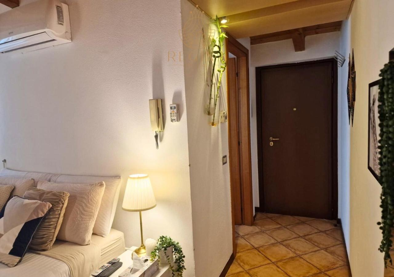 Regina In Porta Romana 1 Apartment *