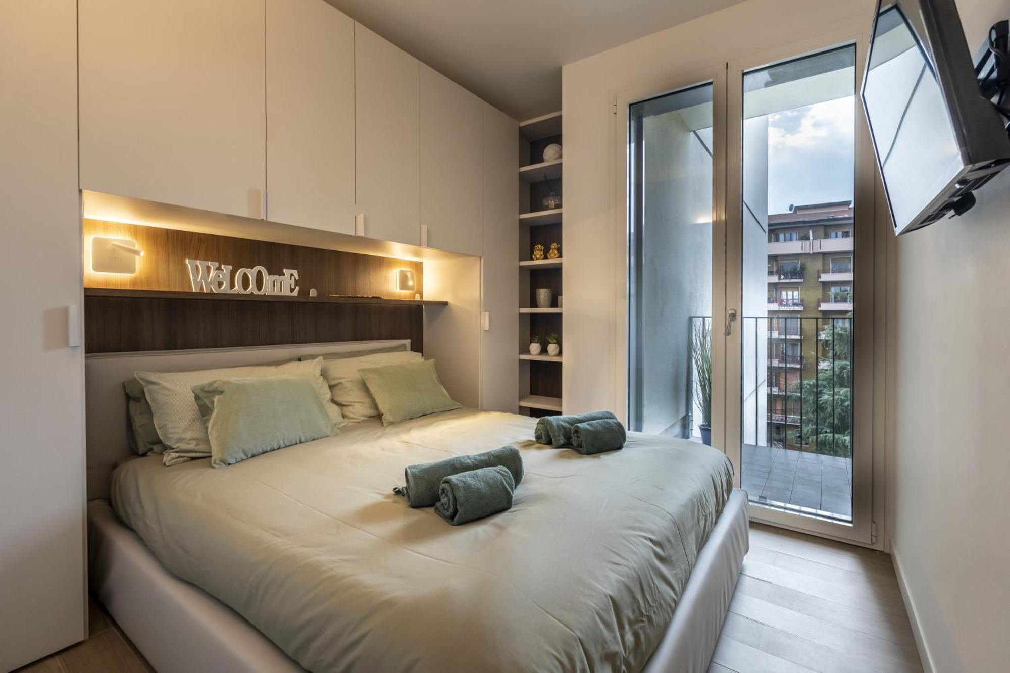 Free Parking - Duomo Centro Modern - Private Gym - Metro Apartment Milan