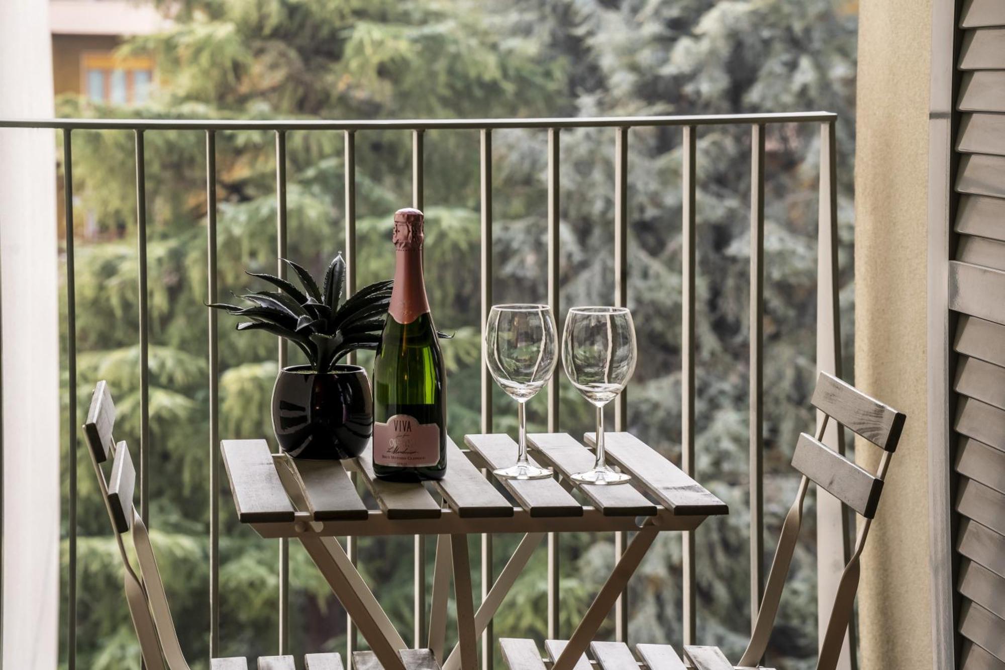 Apartment Free Parking - Duomo Centro Modern - Private Gym - Metro Milan