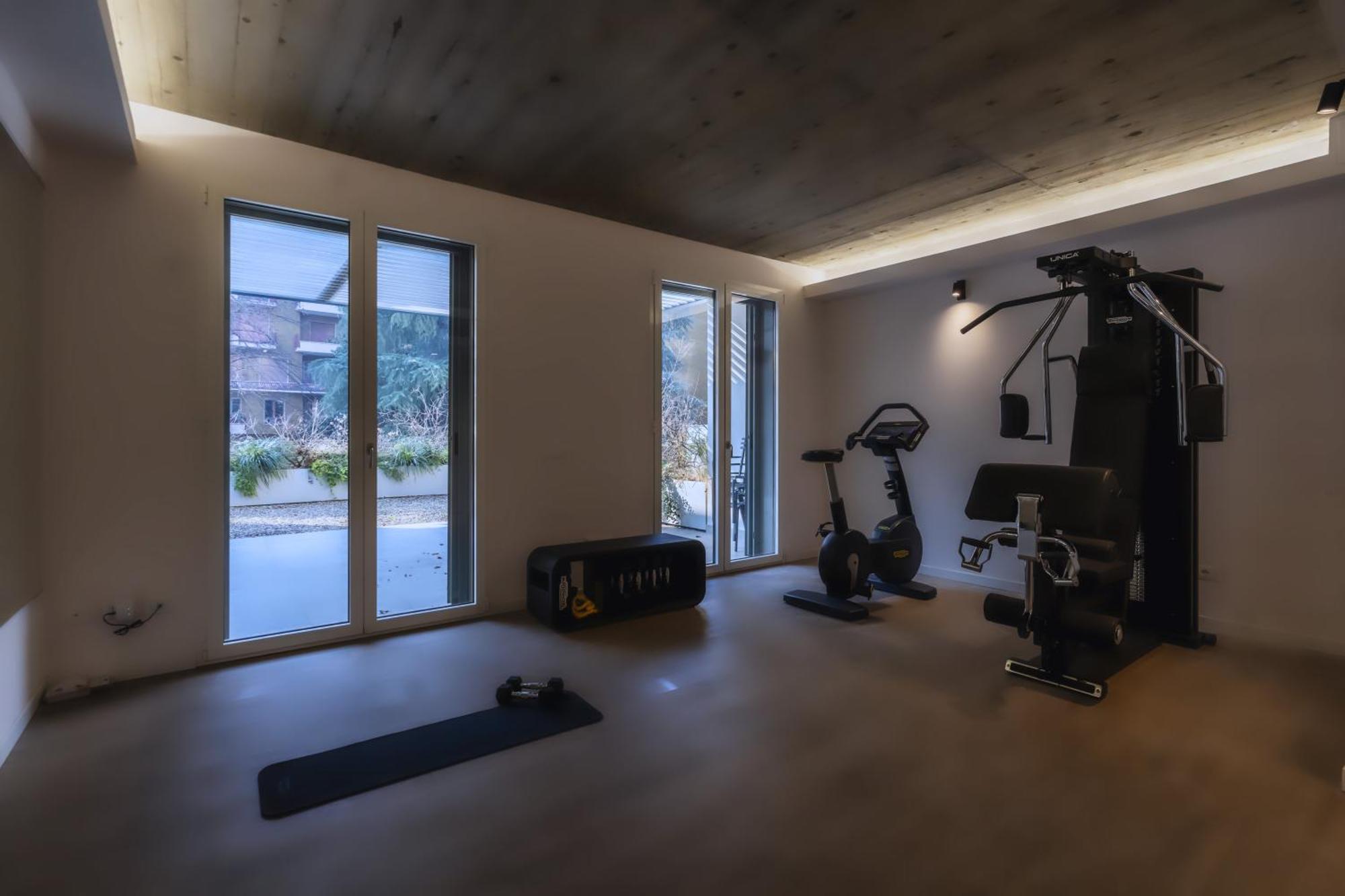 Free Parking - Duomo Centro Modern - Private Gym - Metro Milan