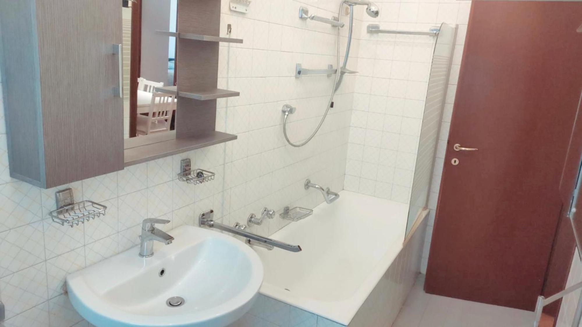 3 Minutes On Foot From Duomo! Big Apartament With 3 Bedrooms And Balcony * Mailand