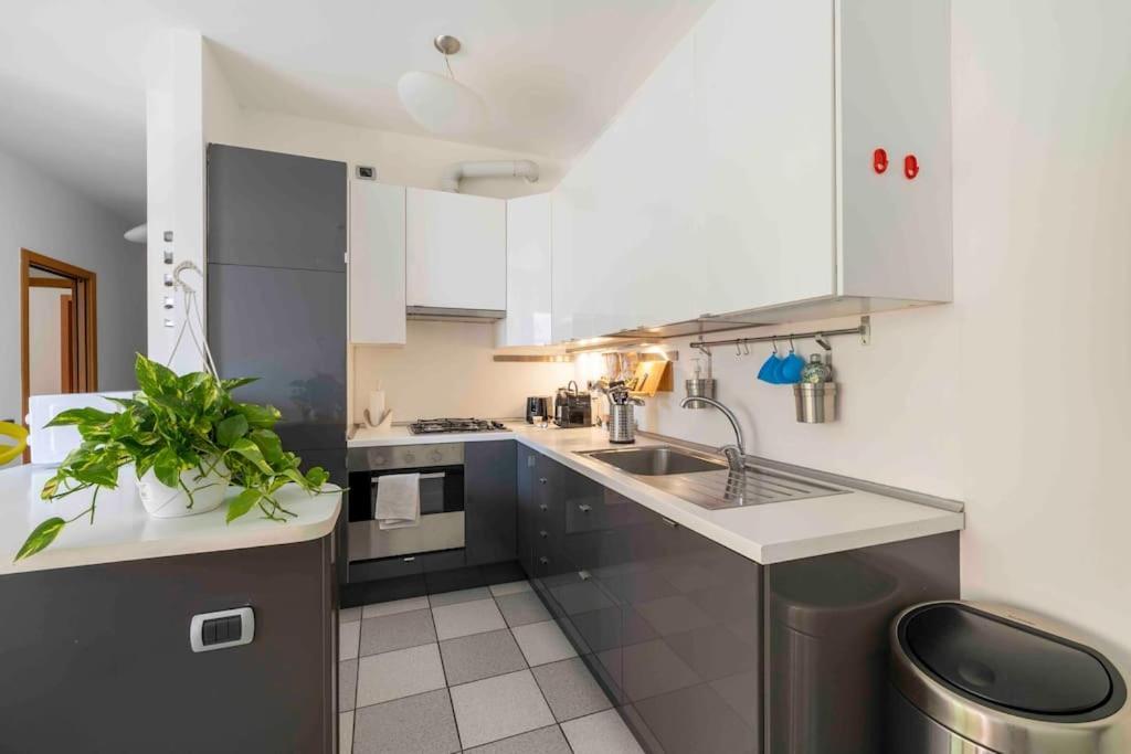 Bellissimo Bilocale Con Terrazzo * Milão