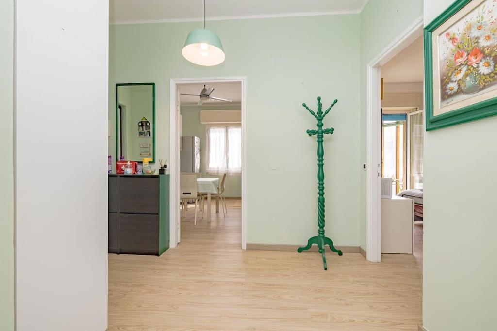 Bright & Cozy - Center Apartment