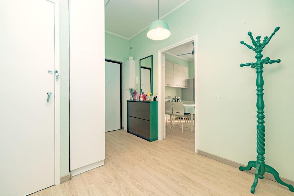 Bright & Cozy - Center Apartment
