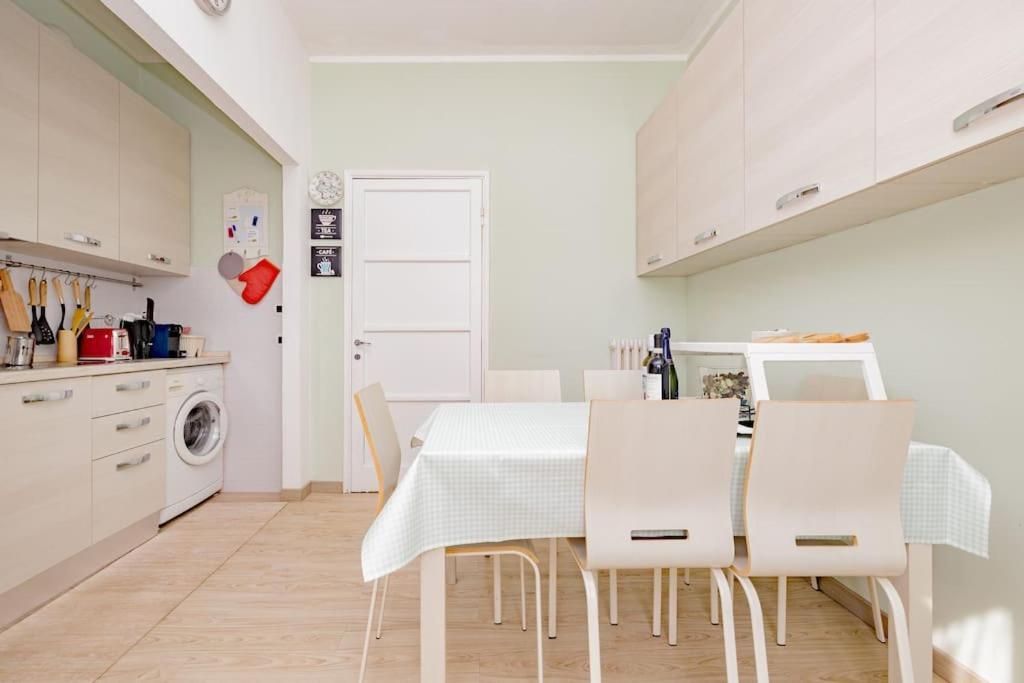 Bright & Cozy - Center *