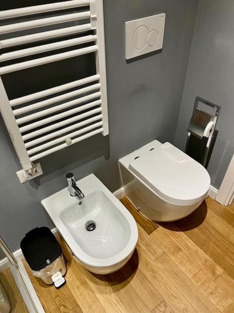 The Small White House In Apartment Mailand