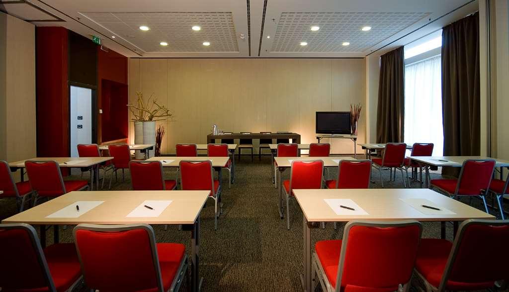 Doubletree By Hilton Mailand