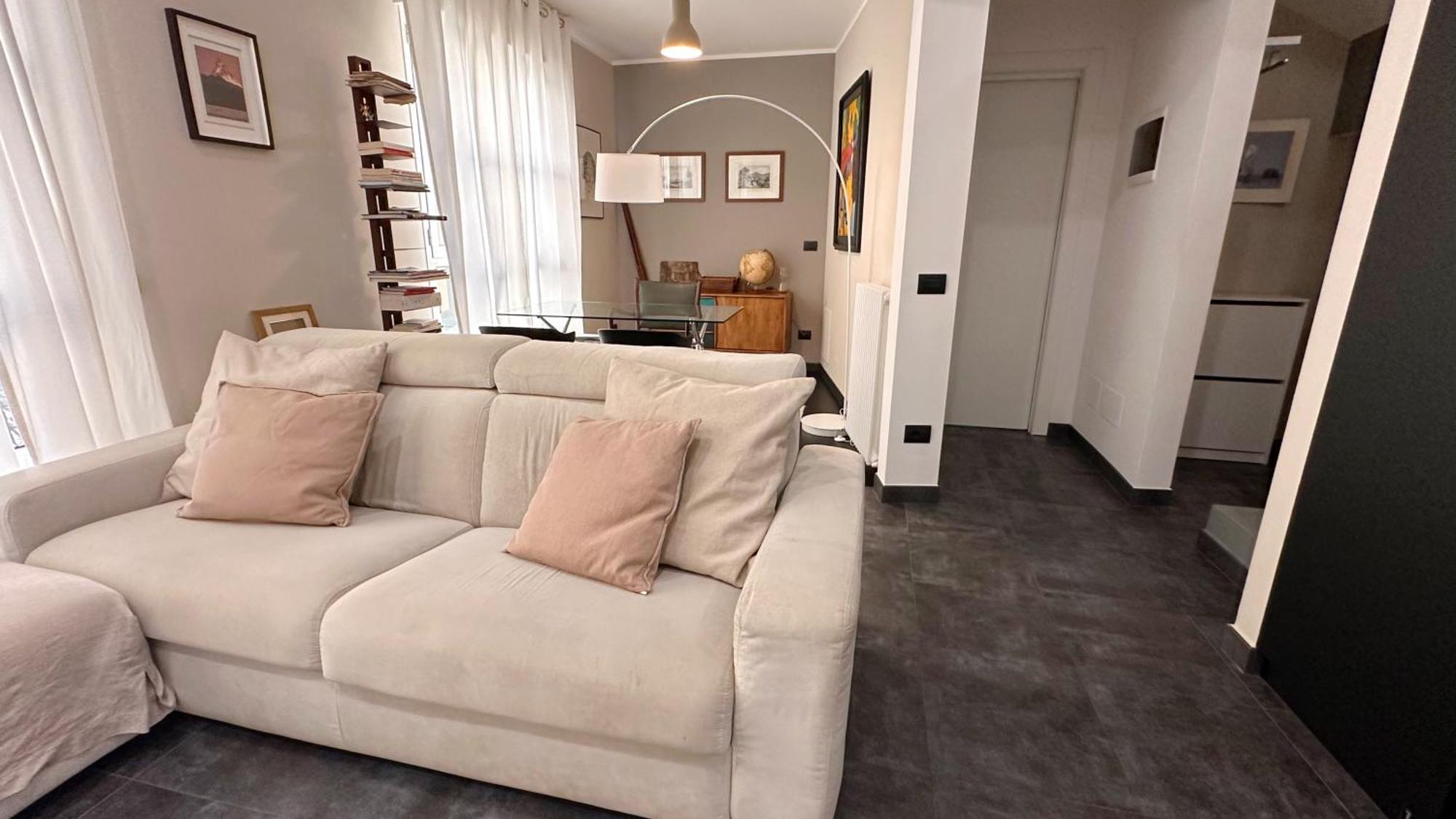 Ihost - Dupre 16 * Milan